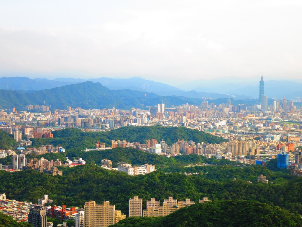 內湖碧山巖搞飛機了~