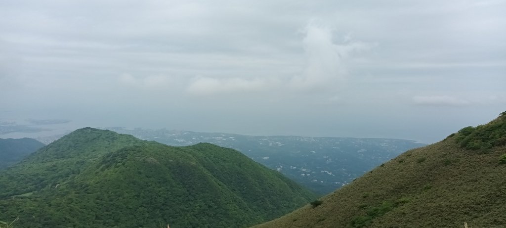 1120427小觀音山群峰Y型來回(下篇)~大屯山鞍部停車場