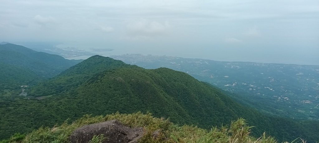 1120427小觀音山群峰Y型來回(下篇)~大屯山鞍部停車場