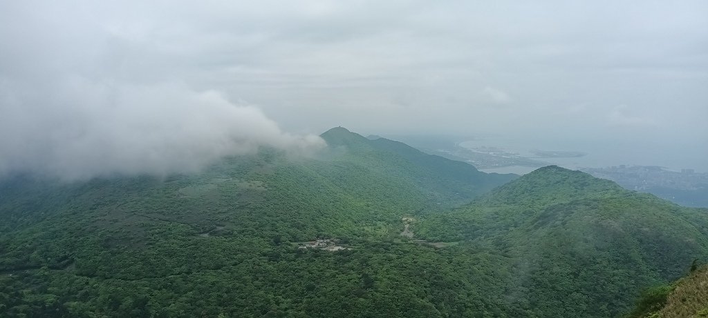 1120427小觀音山群峰Y型來回(下篇)~大屯山鞍部停車場