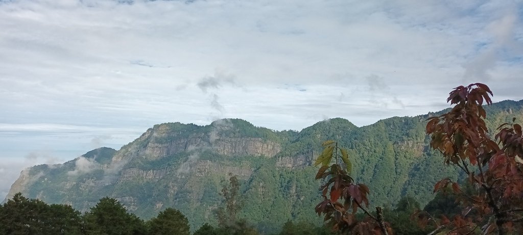 與阿里山山脈大小塔山的相遇~