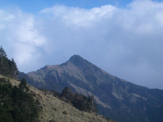 轉貼TVBS相關新聞:「七劍下天山」女山友疑高山症遭獨留山區