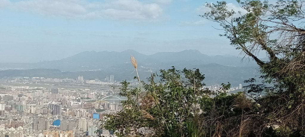 1121118南港山系(四獸山)稜線上的好展望