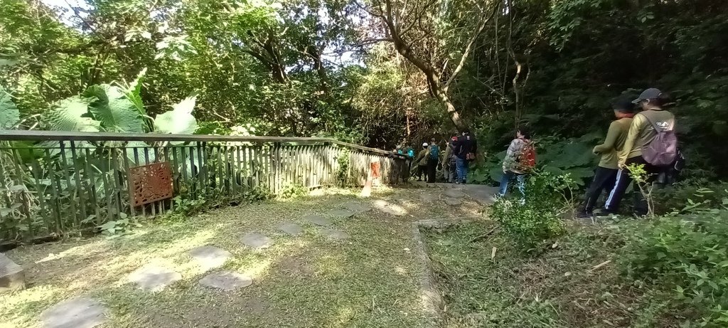 虎山步道(四獸山)旁的松山一號煤礦坑~