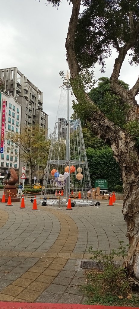 新生南路與信義路口台北耶誕愛無限活動點燈~大安森林公園11號