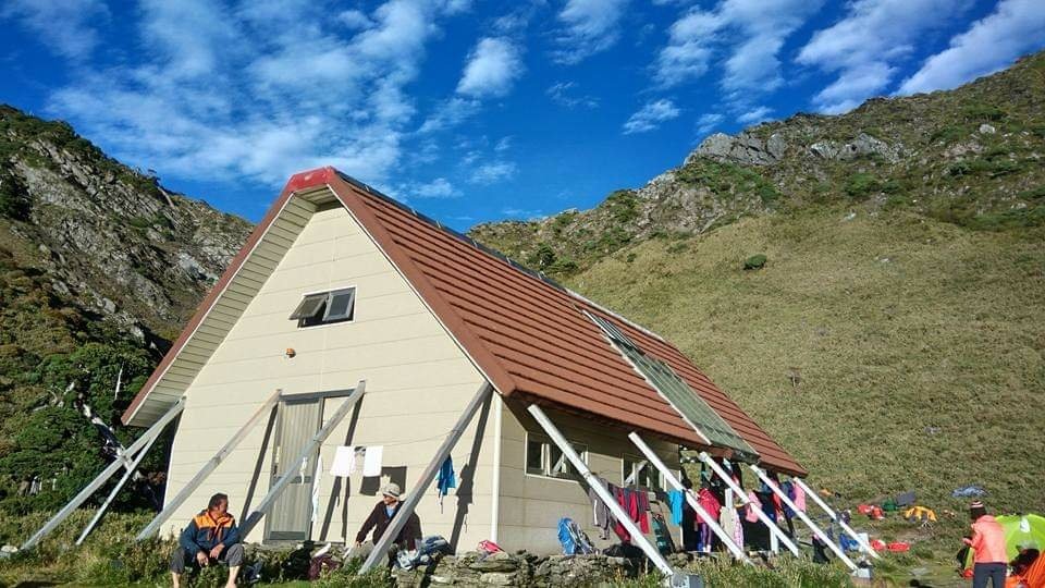 那一年國慶日連假的南湖(圈谷)山屋(群峰)~