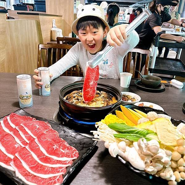 南投美食推薦～想要大快朵頤吃菇菇鍋就來菇神鹿谷店，再也不用衝