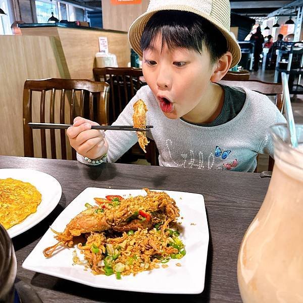 南投美食推薦～想要大快朵頤吃菇菇鍋就來菇神鹿谷店，再也不用衝