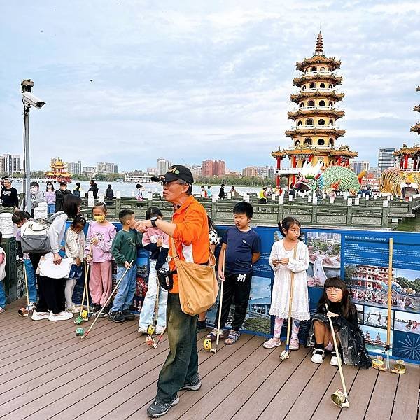 假日一起放下手機帶著著孩子 探索舊左營、自己DIY銅拱仔車，