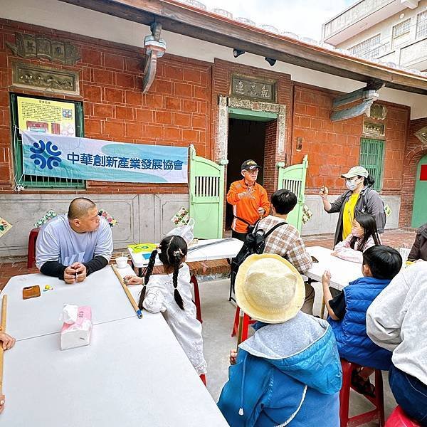 假日一起放下手機帶著著孩子 探索舊左營、自己DIY銅拱仔車，