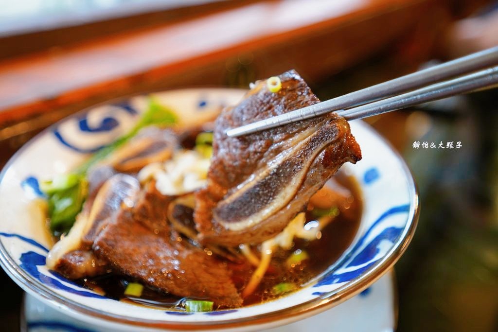 關西中壢老牌牛肉麵 ❙ 有停車場、用餐免費喝茶及咖啡，新竹關