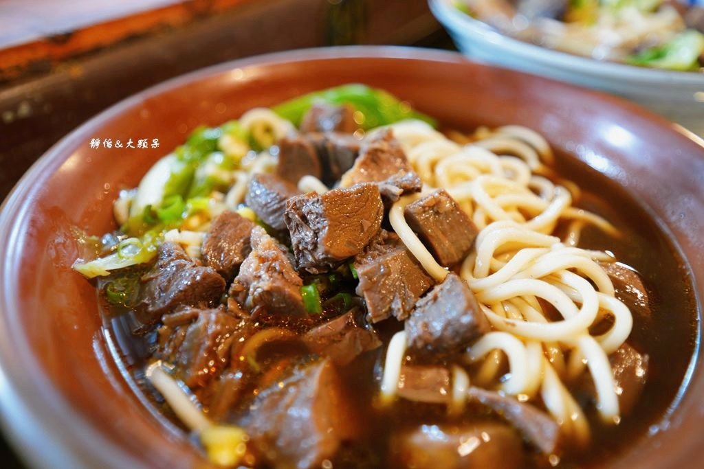 關西中壢老牌牛肉麵 ❙ 有停車場、用餐免費喝茶及咖啡，新竹關