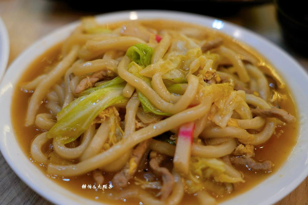 三味食堂，台北超人氣一整條鮭魚肚生魚片、巨無霸鮭魚握壽司，萬