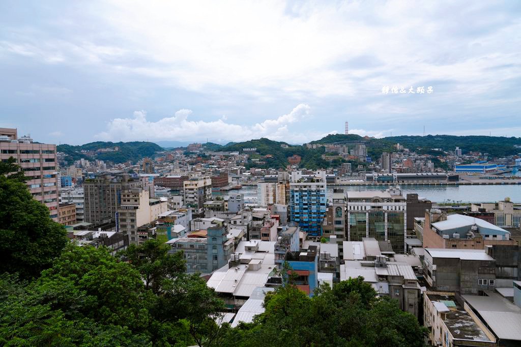 基隆新地標「基隆塔」，俯瞰基隆港美景，觀景塔、天空步道免費開