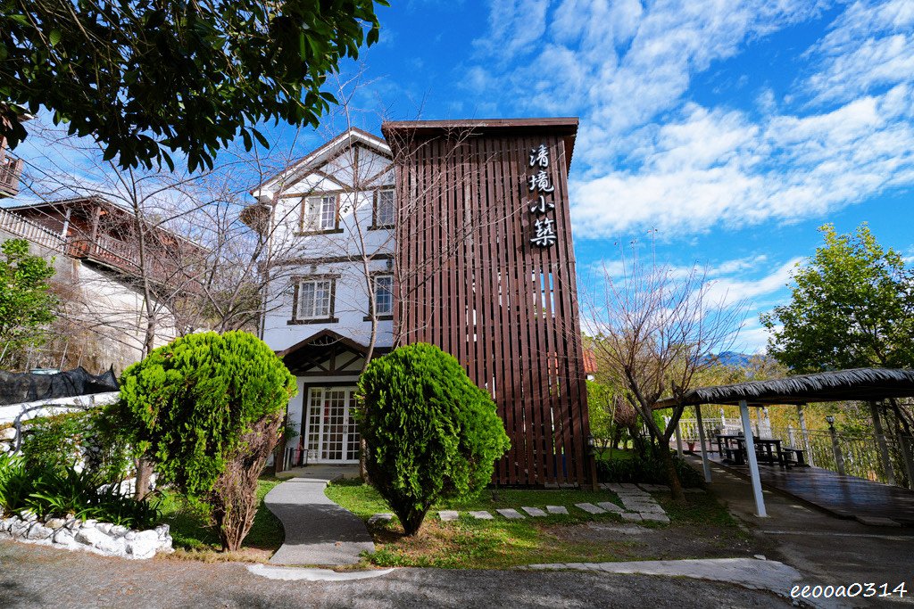 南投清境民宿「清境小築」，絕佳山景視野，平價舒適景觀四人房!