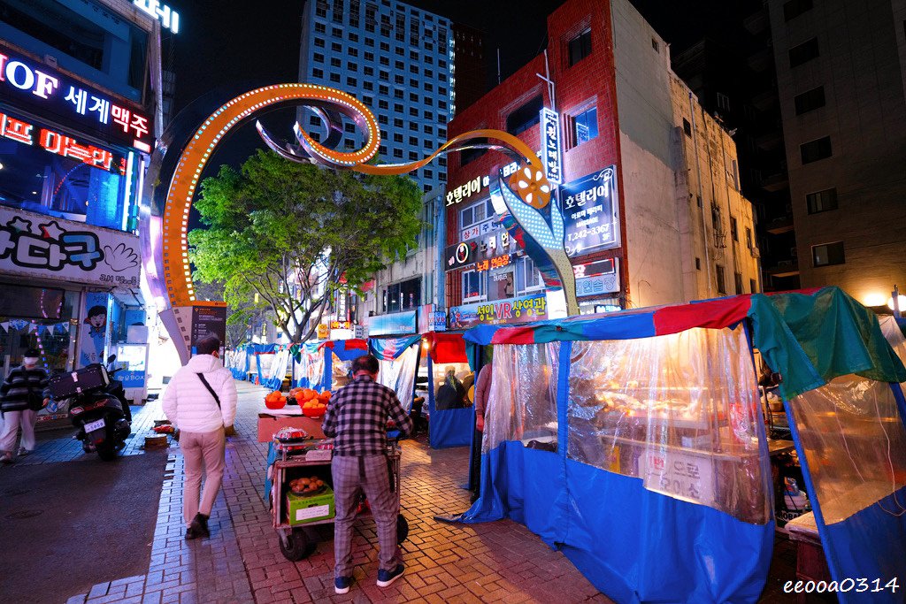 韓國釜山夜市美食「富平罐頭市場」，南浦洞密陽血腸豬肉湯飯，釜