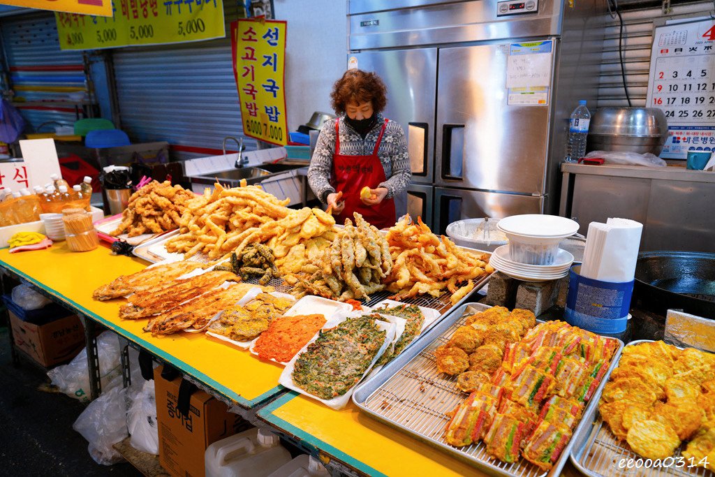 韓國釜山夜市美食「富平罐頭市場」，南浦洞密陽血腸豬肉湯飯，釜