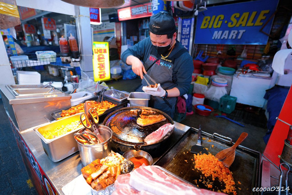 韓國釜山夜市美食「富平罐頭市場」，南浦洞密陽血腸豬肉湯飯，釜