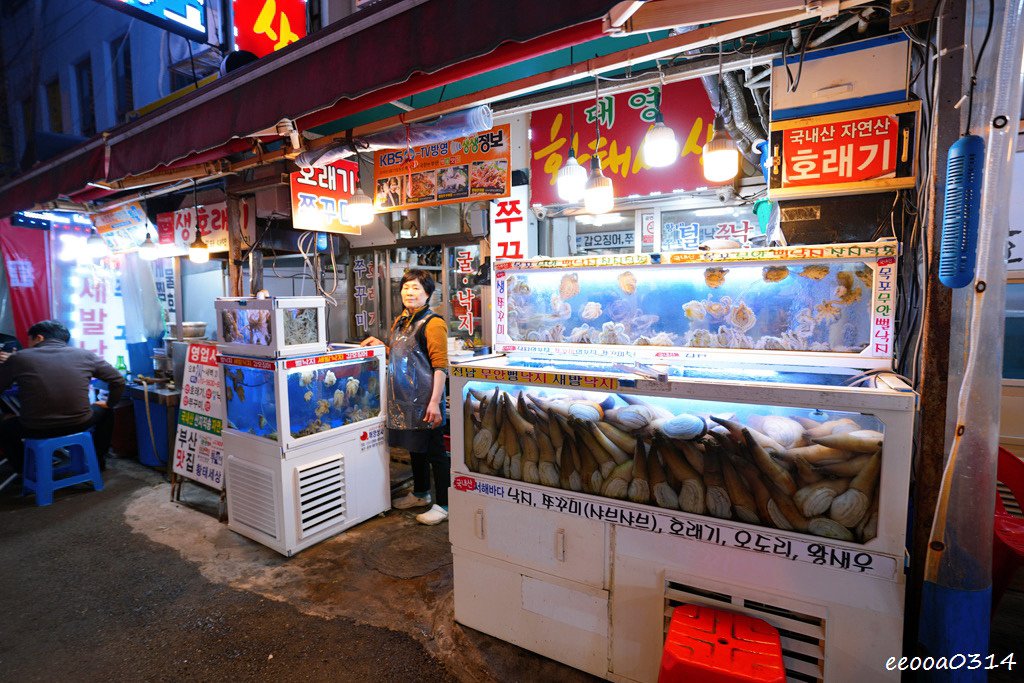 韓國釜山夜市美食「富平罐頭市場」，南浦洞密陽血腸豬肉湯飯，釜