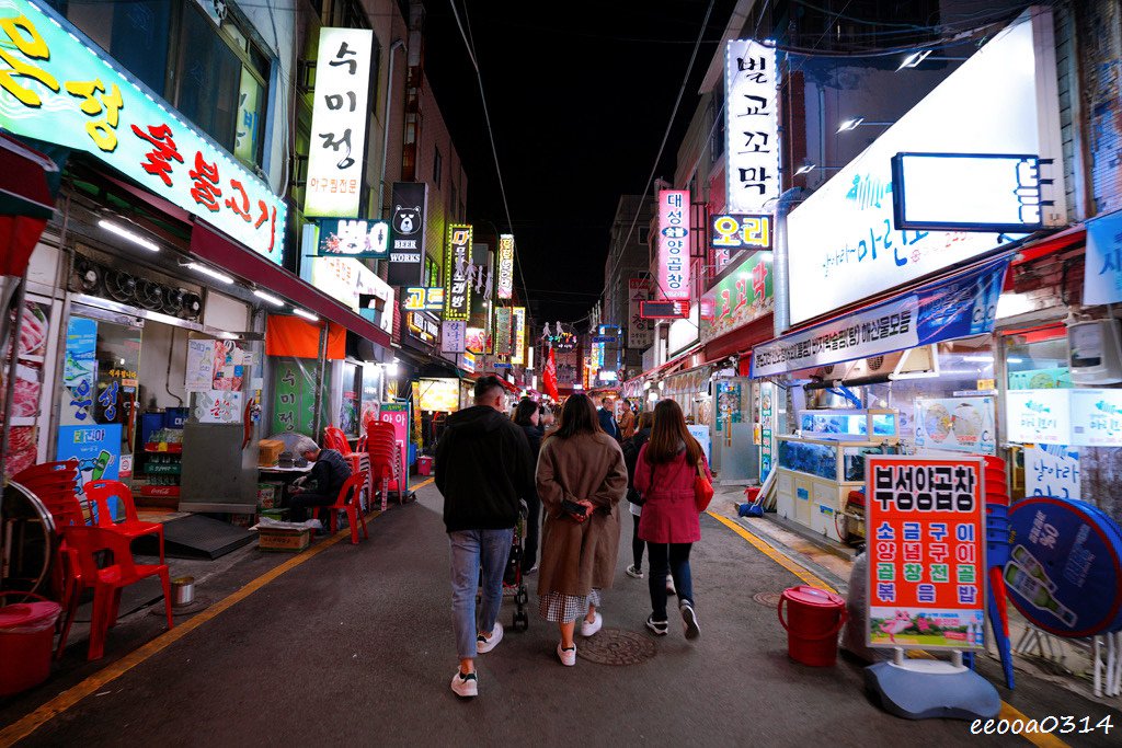 韓國釜山夜市美食「富平罐頭市場」，南浦洞密陽血腸豬肉湯飯，釜