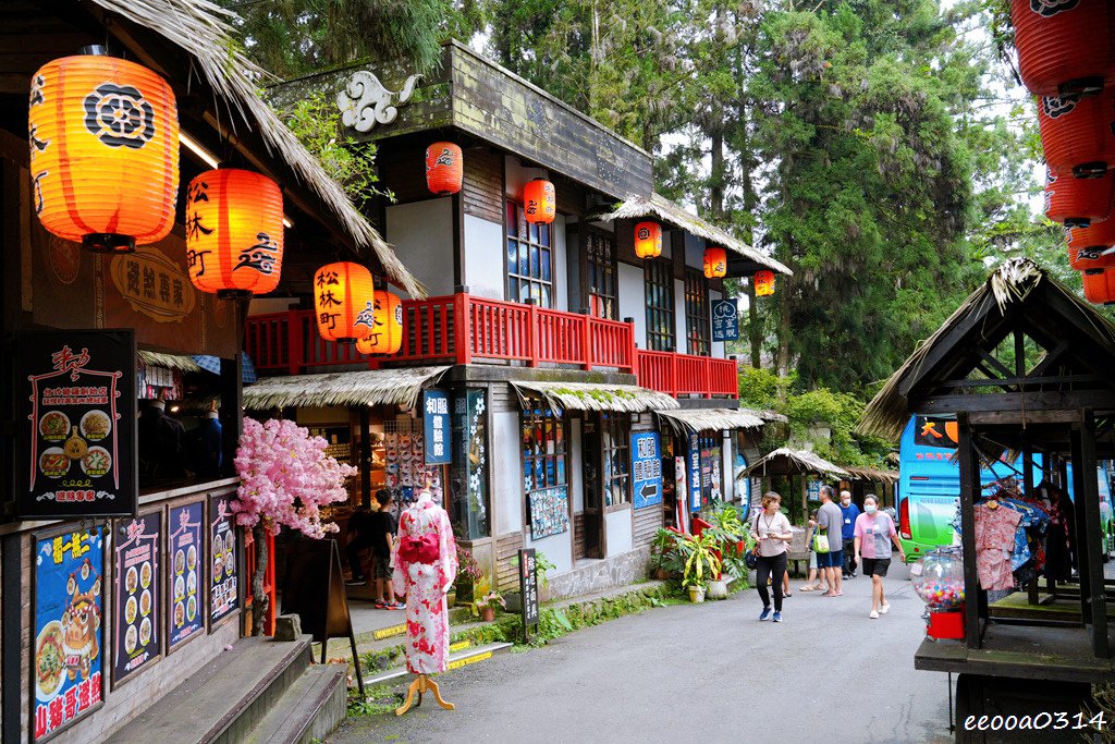 南投鹿谷「溪頭妖怪村」，咬人貓麵包、松林町日式特色商店街!