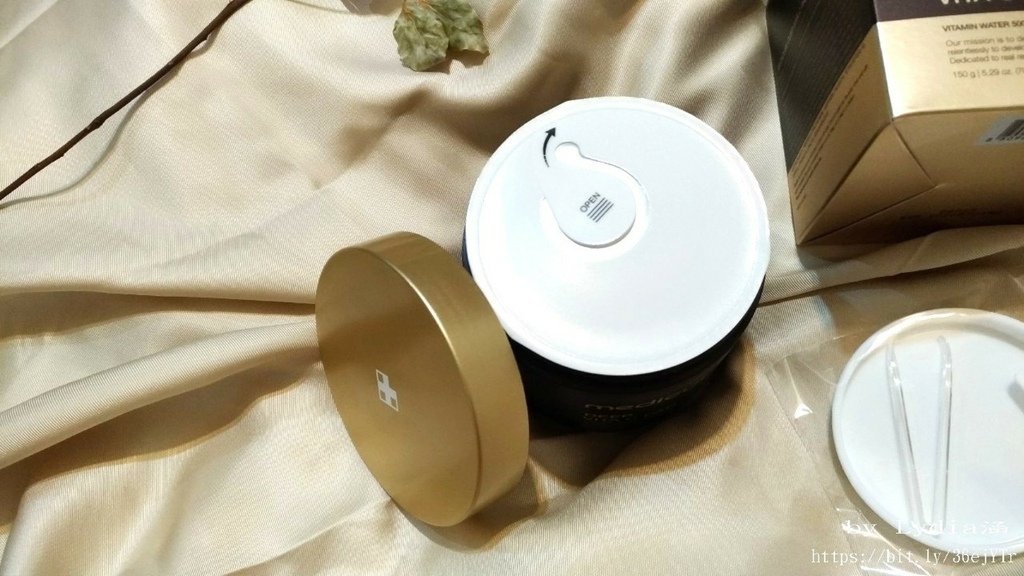 韓國MEDICUBE｜ 全能維他命C透亮爽膚棉 一罐相當於7