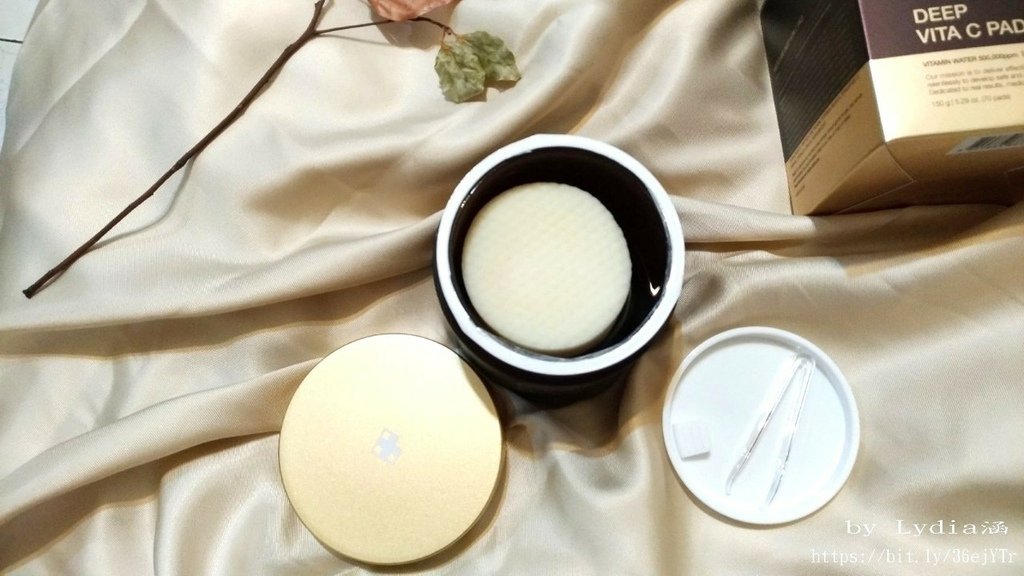 韓國MEDICUBE｜ 全能維他命C透亮爽膚棉 一罐相當於7