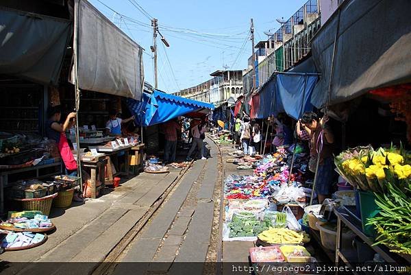 美功鐵道市集Mae Klong Railway Market (4).JPG