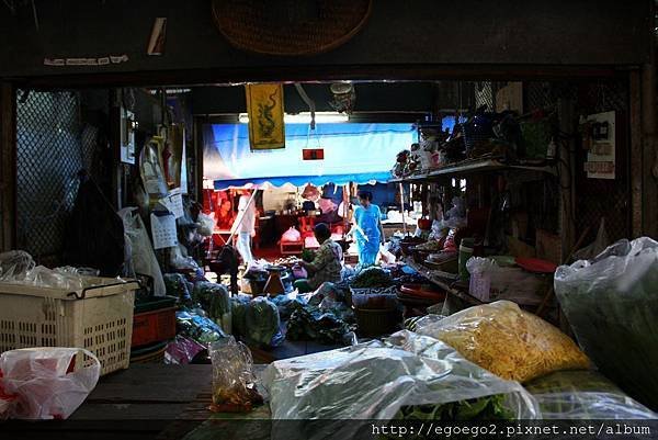 美功鐵道市集Mae Klong Railway Market (7).JPG
