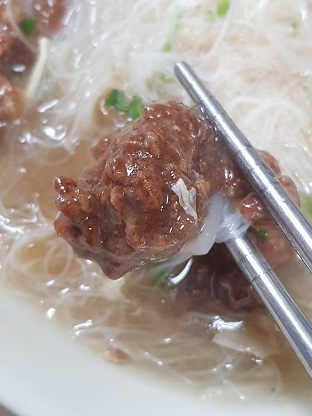 北車、華陰街人氣排隊名店｜『福珍排骨酥麵』45年人氣老店 平