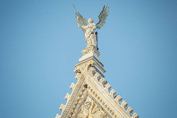 [義大利]宮崎駿筆下的「天空之城Civita di Bagn
