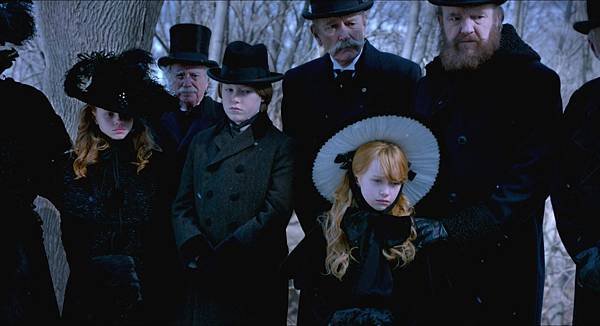 Crimson Peak 2015 (1080p Bluray x265 10bit AAC 7.1 Tigole) [UTR].mkv_20230715_142140.874.jpg