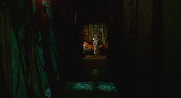 Crimson Peak 2015 (1080p Bluray x265 10bit AAC 7.1 Tigole) [UTR].mkv_20230715_142334.381.jpg