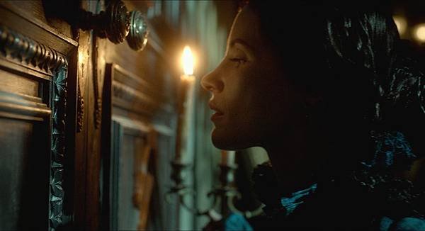 Crimson Peak 2015 (1080p Bluray x265 10bit AAC 7.1 Tigole) [UTR].mkv_20230715_152930.515.jpg