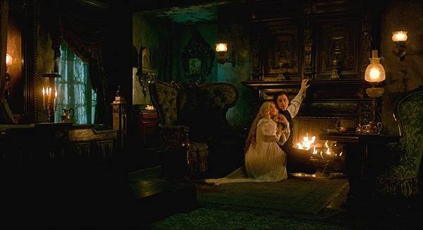 Crimson Peak 2015 (1080p Bluray x265 10bit AAC 7.1 Tigole) [UTR].mkv_20230715_152857.603.jpg