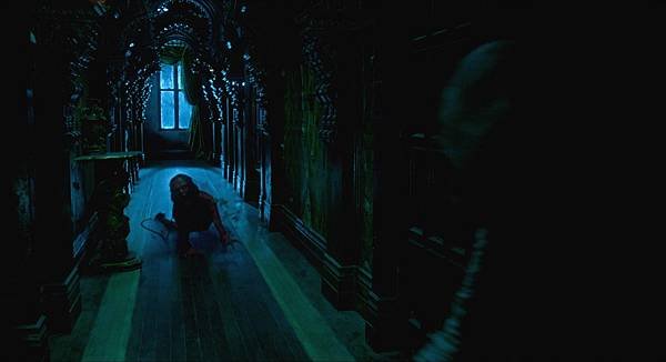 Crimson Peak 2015 (1080p Bluray x265 10bit AAC 7.1 Tigole) [UTR].mkv_20230715_154108.684.jpg
