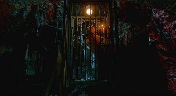Crimson Peak 2015 (1080p Bluray x265 10bit AAC 7.1 Tigole) [UTR].mkv_20230715_154131.477.jpg