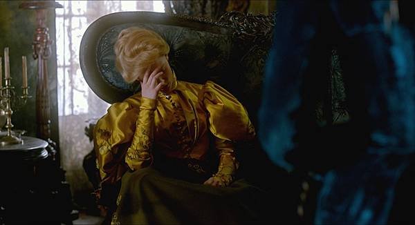 Crimson Peak 2015 (1080p Bluray x265 10bit AAC 7.1 Tigole) [UTR].mkv_20230715_161453.325.jpg
