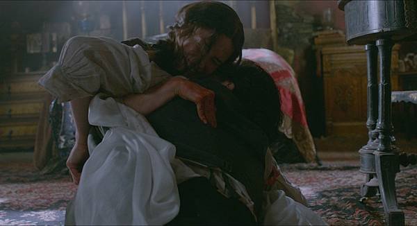 Crimson Peak 2015 (1080p Bluray x265 10bit AAC 7.1 Tigole) [UTR].mkv_20230715_163921.166.jpg