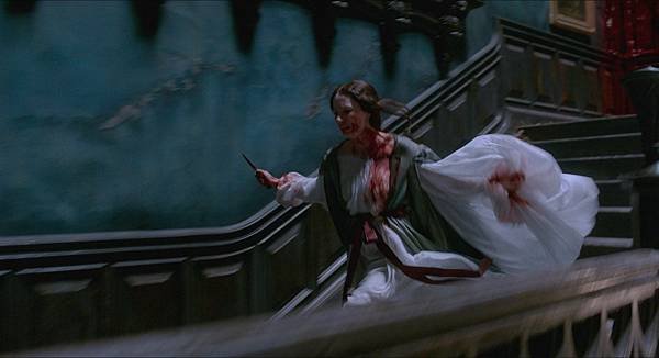 Crimson Peak 2015 (1080p Bluray x265 10bit AAC 7.1 Tigole) [UTR].mkv_20230715_164010.834.jpg