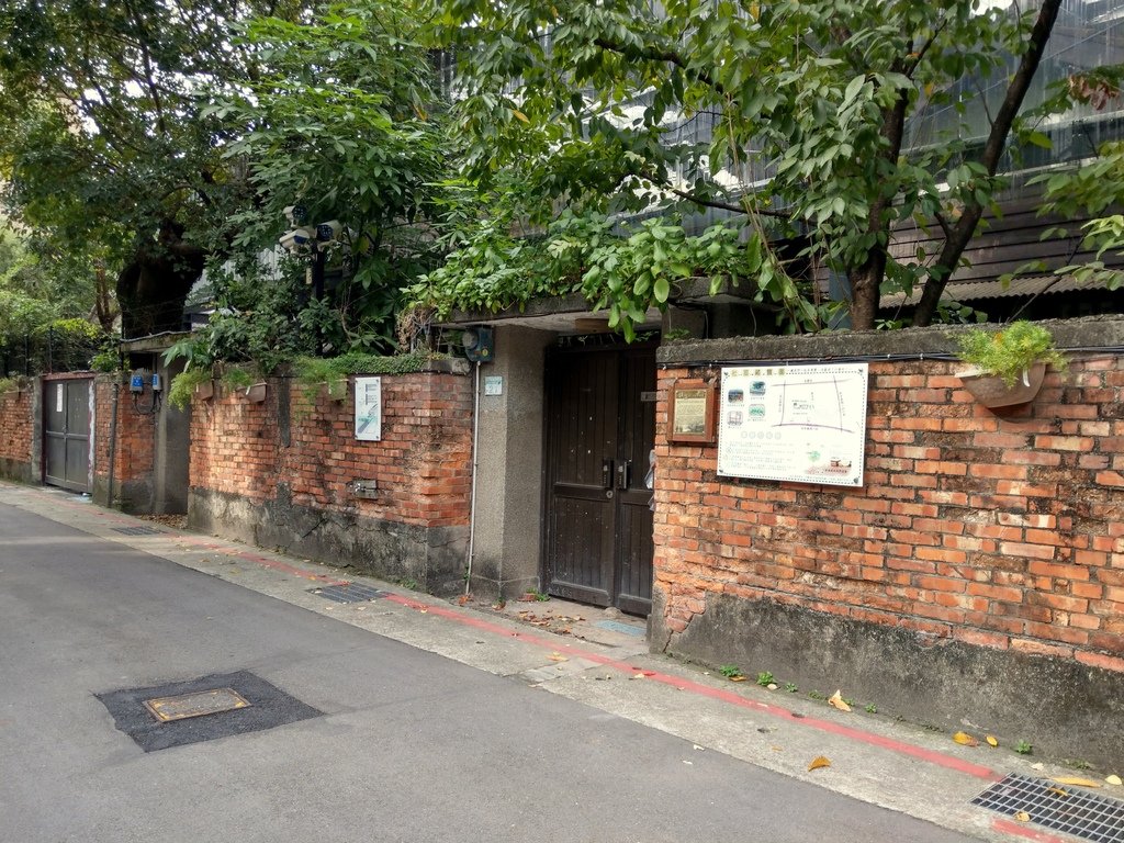 【城南】漫步錦町(二)：百年油杉與山林課日式宿舍-0km山物