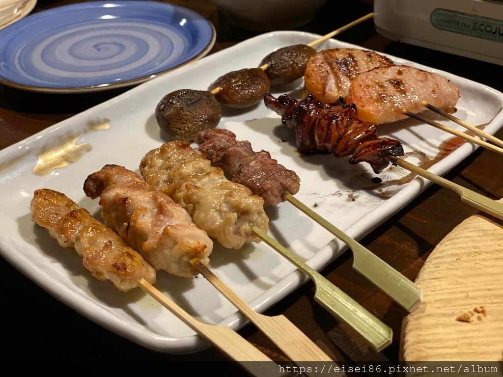 秋田｜近角館武家屋敷。夜宵小酌【土間人 角館店】串燒刺身、和