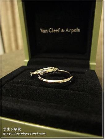 VCA wedding band.JPG