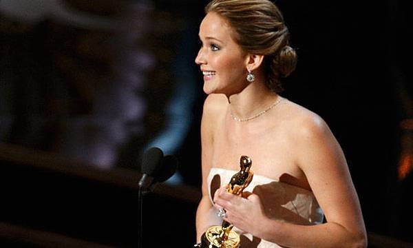 Oscar-2013-Jennifer-Lawre-011