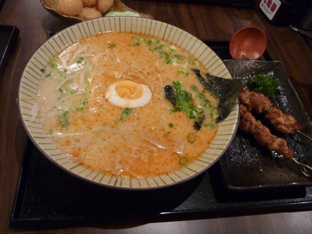 拉麵吧_地獄雞肉串
