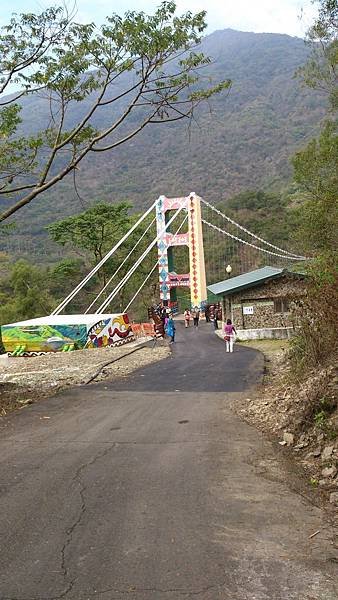 多納高吊橋到囉