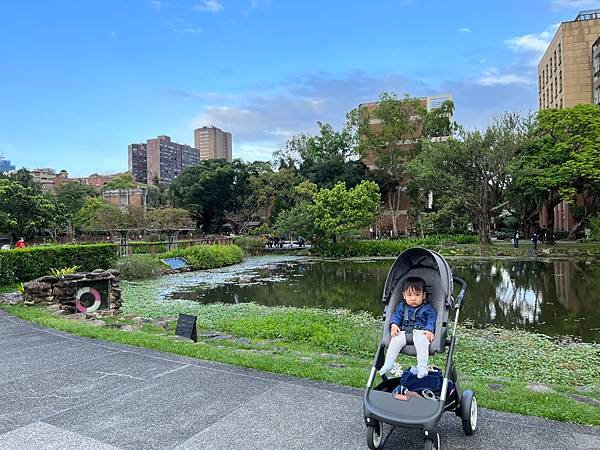 【親子景點】假日要帶寶寶去哪裡？推車友善的台北遛嬰親子友善好