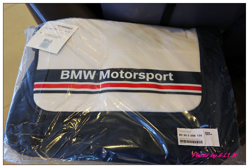 1011122-BMW 318d-3