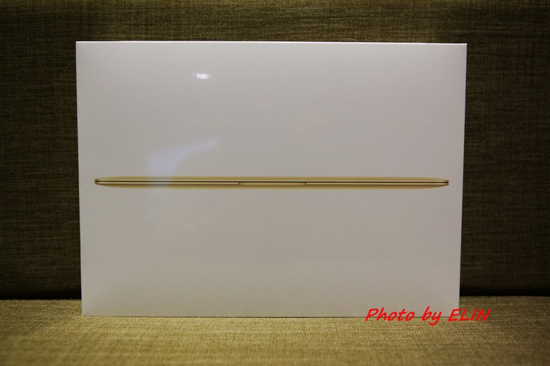 1050122-Apple MacBook-2.jpg