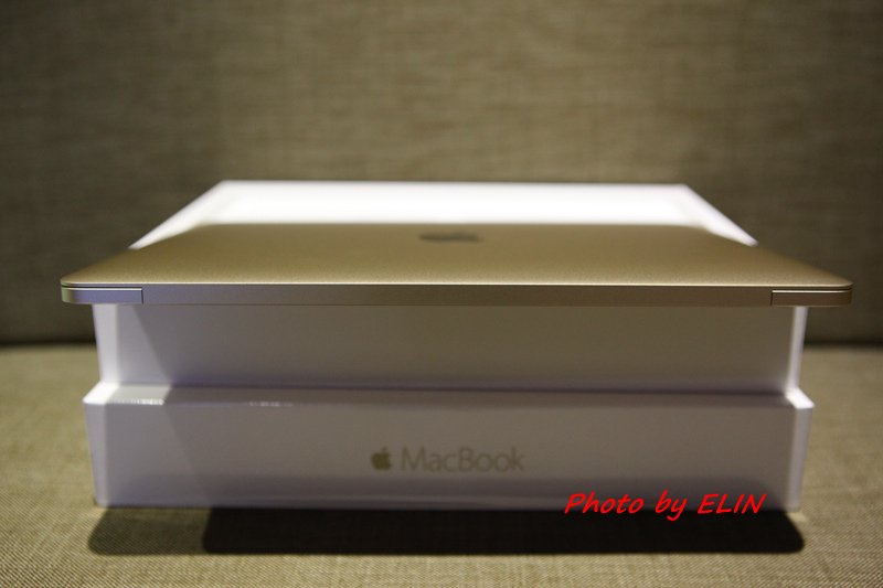 1050122-Apple MacBook-14.jpg